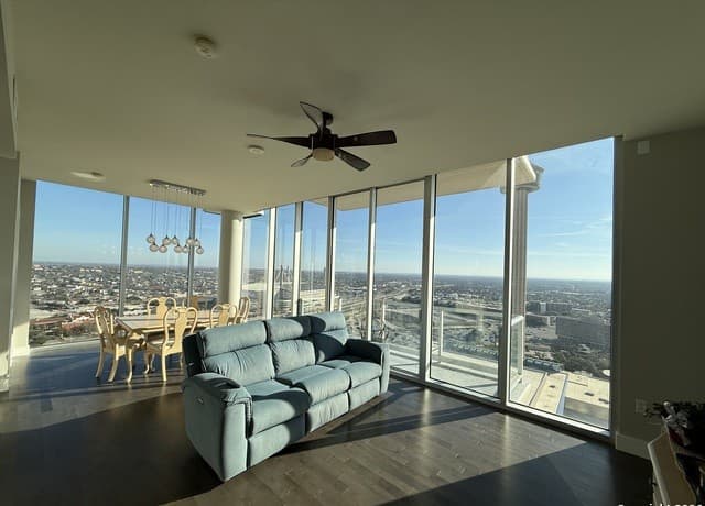 2-bedroom rental at 610 E Market Unit UNIT 2619 in San Antonio, TX — photo 3