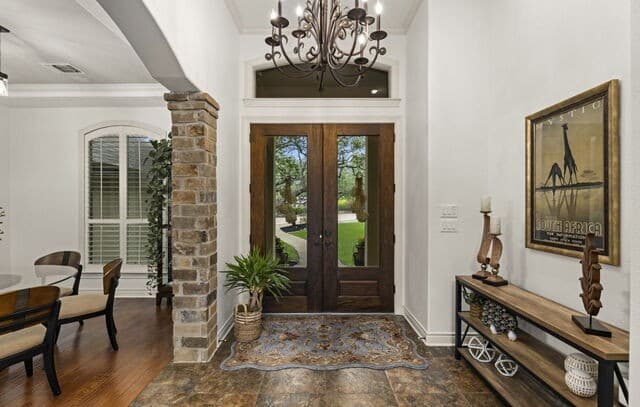 5-bedroom rental at 921 Great Tree Dr in San Antonio, TX — photo 4