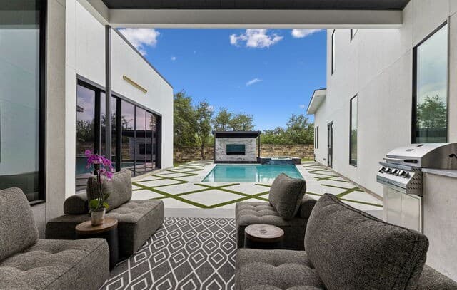 5-bedroom rental at 3906 Luz Del Faro in San Antonio, TX — photo 2