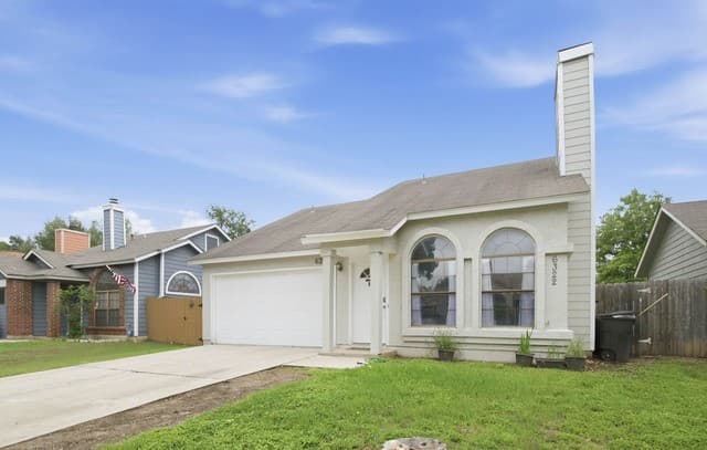 3-bedroom rental at 6322 Village Arbor in San Antonio, TX — photo 1
