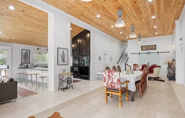 4-bedroom rental at 121 Simpson Rd in Comfort, TX — photo 4