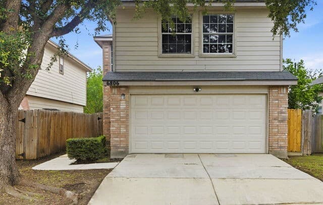 3-bedroom rental at 6806 Grapevine Lk in San Antonio, TX — photo 2