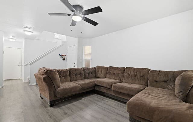3-bedroom rental at 6806 Grapevine Lk in San Antonio, TX — photo 4