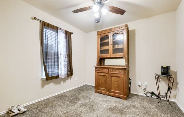3-bedroom rental at 10018 Big Spring Ln in San Antonio, TX — photo 2