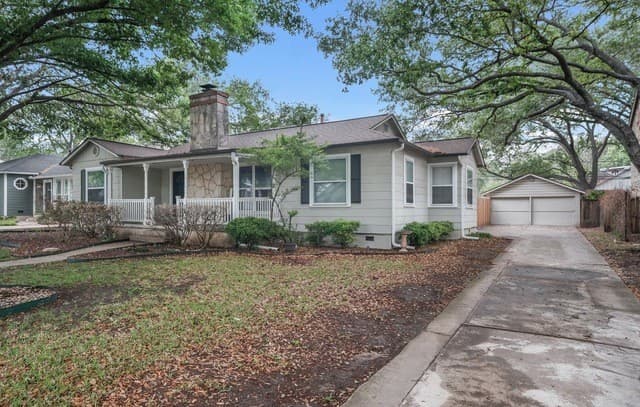 3-bedroom rental at 167 E Edgewood Pl in San Antonio, TX — photo 2
