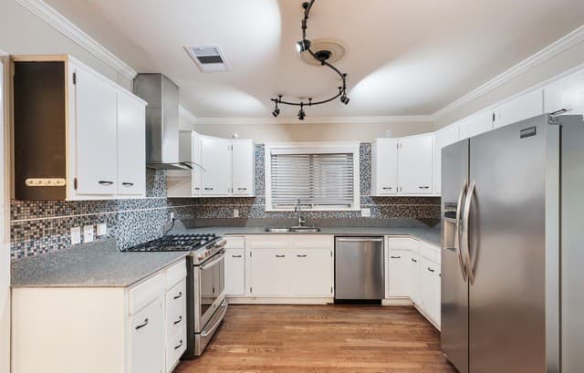 3-bedroom rental at 167 E Edgewood Pl in San Antonio, TX — photo 5