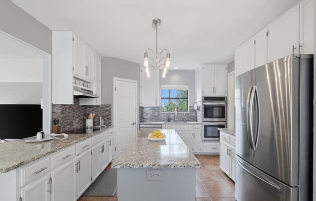 4-bedroom rental at 17914 Winter Hill in San Antonio, TX — photo 3