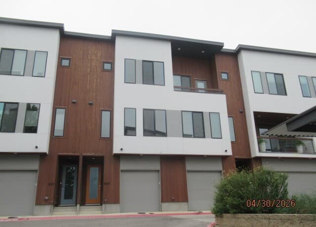 3-bedroom rental at 102 Tendick Unit UNIT 804 in San Antonio, TX — photo 1