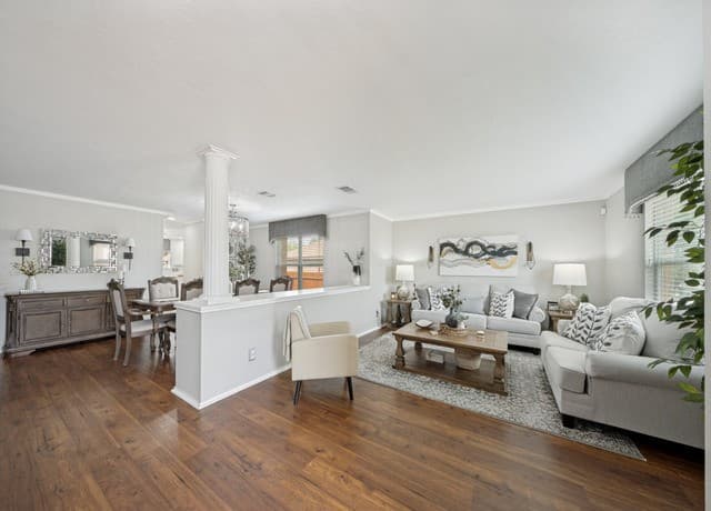 4-bedroom rental at 7709 Avery Rd in Live Oak, TX — photo 2