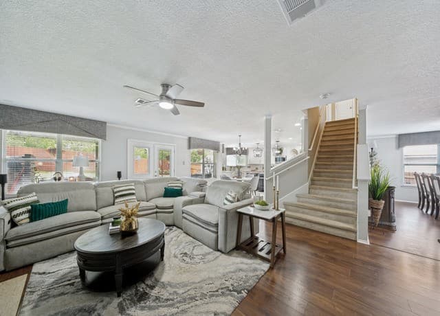 4-bedroom rental at 7709 Avery Rd in Live Oak, TX — photo 5