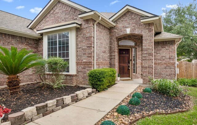 4-bedroom rental at 1008 Oak Rdg in Schertz, TX — photo 3