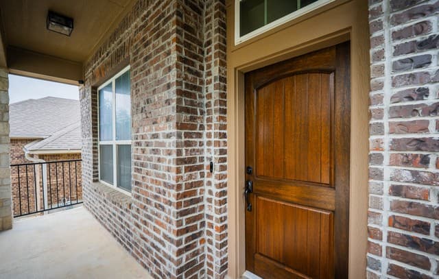 5-bedroom rental at 3109 Howling Wolf in San Antonio, TX — photo 3