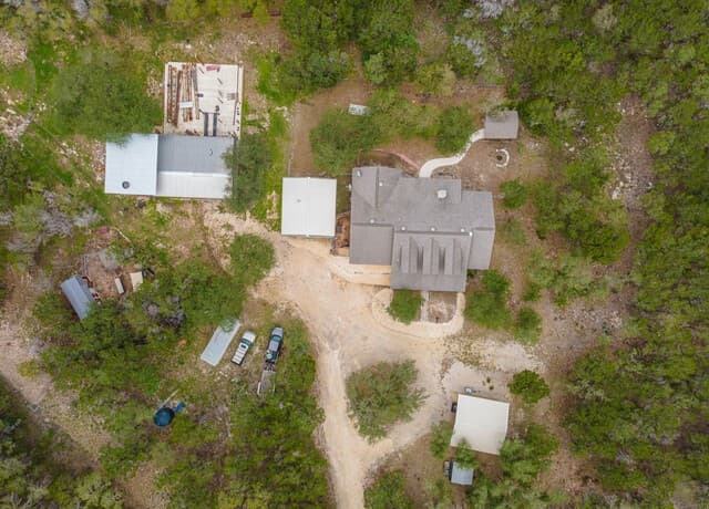 Home for sale at 374 W County Road 2481 in Hondo, TX — photo 2