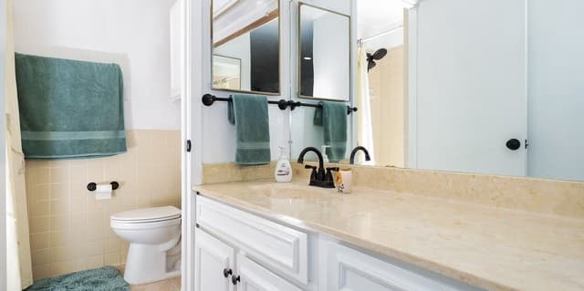 2-bedroom rental at 7711 Callaghan Rd Unit APT 714 in San Antonio, TX — photo 1