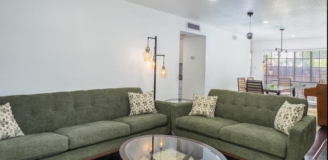 2-bedroom rental at 7711 Callaghan Rd Unit APT 714 in San Antonio, TX — photo 3