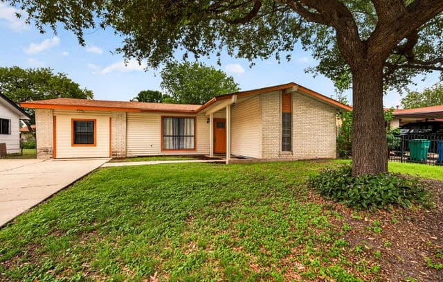 3-bedroom rental at 3007 Aragon Dr in San Antonio, TX — photo 1