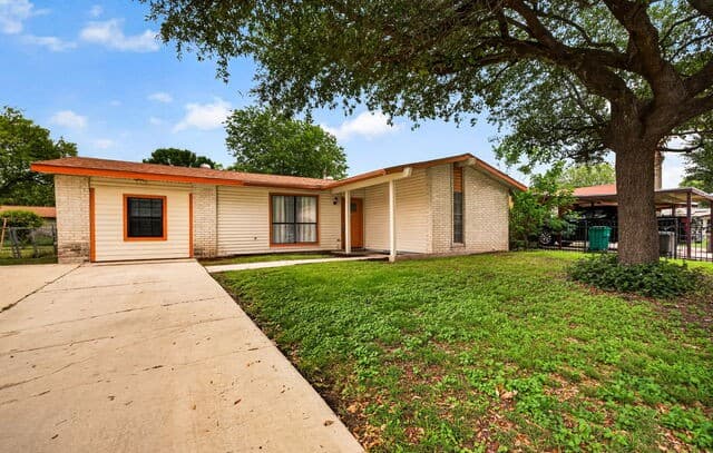 3-bedroom rental at 3007 Aragon Dr in San Antonio, TX — photo 2