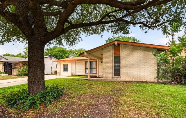 3-bedroom rental at 3007 Aragon Dr in San Antonio, TX — photo 3