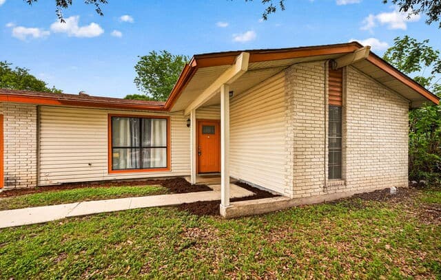 3-bedroom rental at 3007 Aragon Dr in San Antonio, TX — photo 4