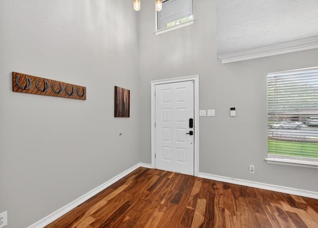 5-bedroom rental at 3535 Elk Cliff Pass Dr in San Antonio, TX — photo 3