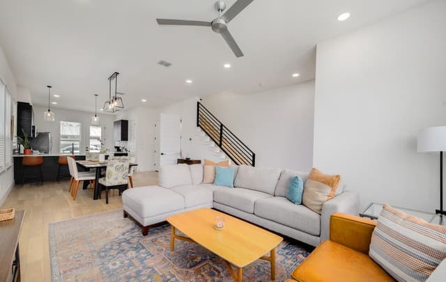 3-bedroom rental at 715 Eleanor Ave Unit 101 in San Antonio, TX — photo 5