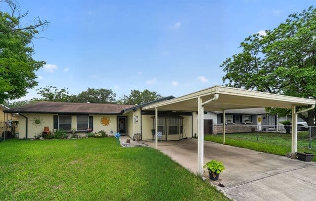 3-bedroom rental at 7623 Glen Mont in San Antonio, TX — photo 1