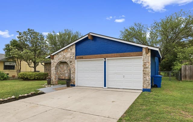 3-bedroom rental at 7310 Still Brook St in San Antonio, TX — photo 3