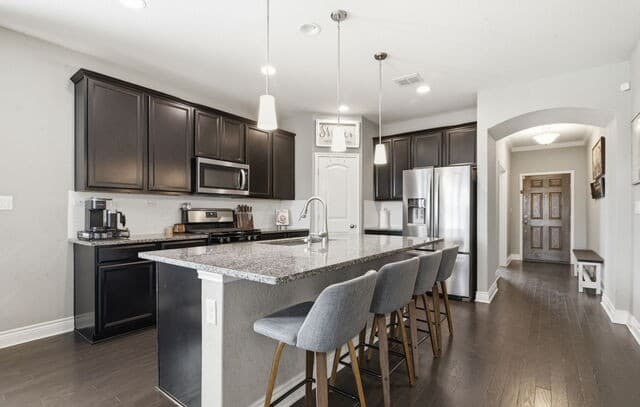 4-bedroom rental at 27353 Caroline Way in San Antonio, TX — photo 3