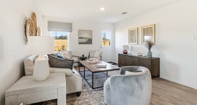 5-bedroom rental at 4226 Marjoram Landing in Von Ormy, TX — photo 3