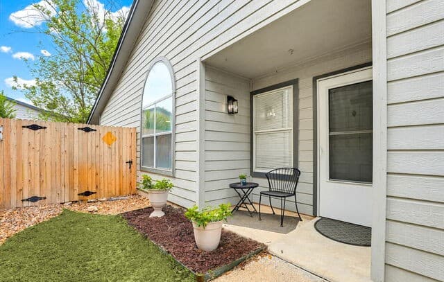2-bedroom rental at 6010 Norse in San Antonio, TX — photo 3