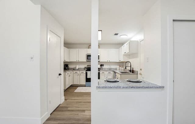 2-bedroom rental at 6010 Norse in San Antonio, TX — photo 5