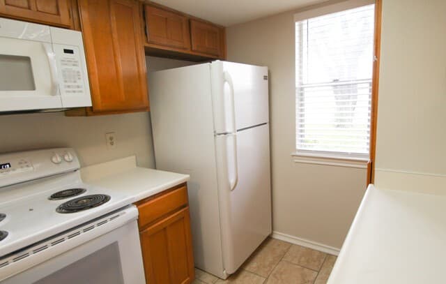 2-bedroom rental at 945 Schertz Pkwy in Schertz, TX — photo 5