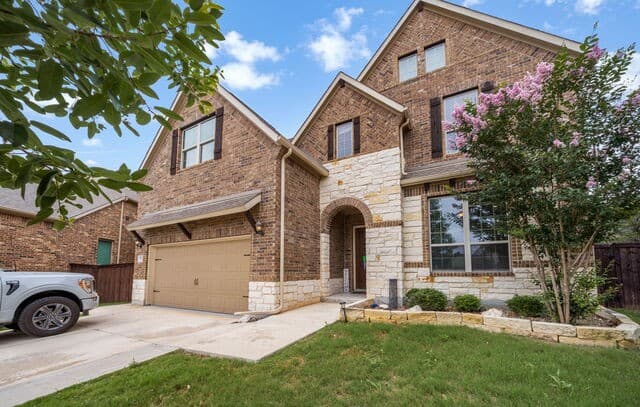 5-bedroom rental at 1729 Dancing Eagle in San Antonio, TX — photo 1