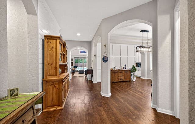 5-bedroom rental at 1729 Dancing Eagle in San Antonio, TX — photo 3