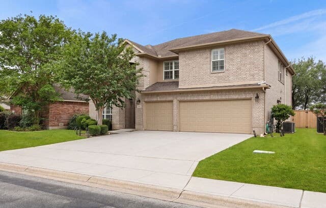 5-bedroom rental at 25311 Bunker Dr in San Antonio, TX — photo 4