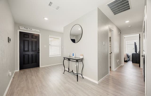 4-bedroom rental at 6715 Arid Way in San Antonio, TX — photo 4