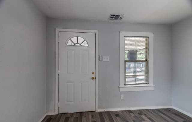 3-bedroom rental at 631 Potomac in San Antonio, TX — photo 5