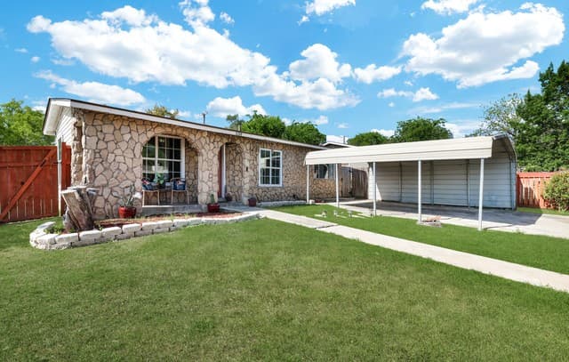 3-bedroom rental at 538 Golden Crown Dr in San Antonio, TX — photo 1