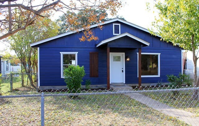3-bedroom rental at 1006 Division Ave in San Antonio, TX — photo 1