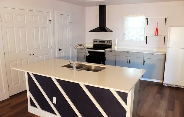 3-bedroom rental at 1006 Division Ave in San Antonio, TX — photo 5