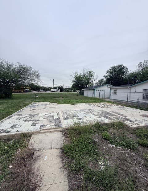 rental at 4939 Irma Ave in San Antonio, TX — photo 2