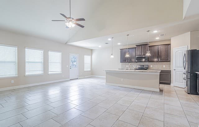 4-bedroom rental at 5488 Devonwood St in Schertz, TX — photo 2