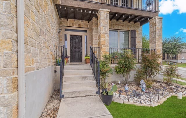 4-bedroom rental at 5488 Devonwood St in Schertz, TX — photo 3