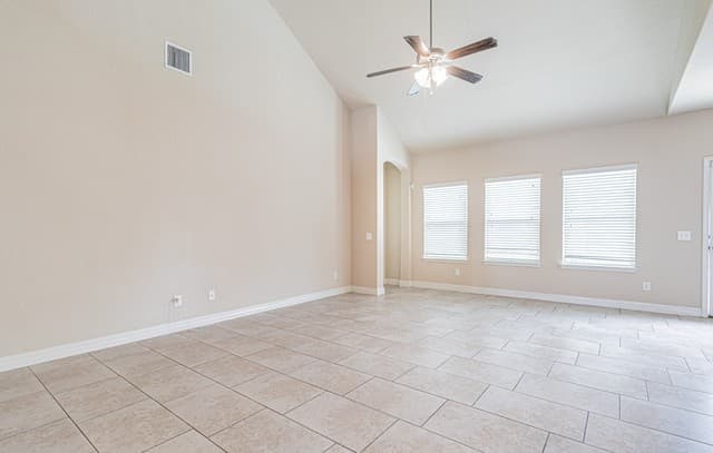 4-bedroom rental at 5488 Devonwood St in Schertz, TX — photo 5