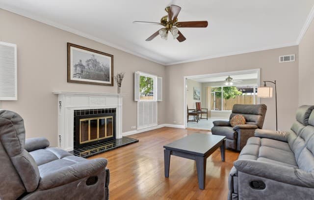 5-bedroom rental at 110 Sunrise Dr. in San Antonio, TX — photo 3
