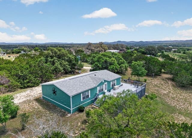 2-bedroom rental at 1721 Lakeshore Dr N in Bandera, TX — photo 1