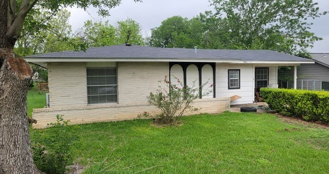 4-bedroom rental at 12017 Forest Nook Ct in Live Oak, TX — photo 2