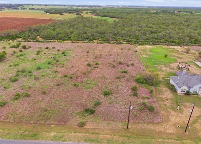 rental at 157 Gentle Breeze in Floresville, TX — photo 1