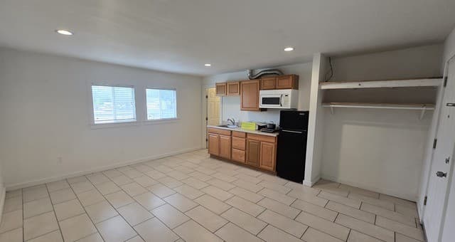 0rental at 2614 Monterey St Unit 5 in San Antonio, TX — photo 4