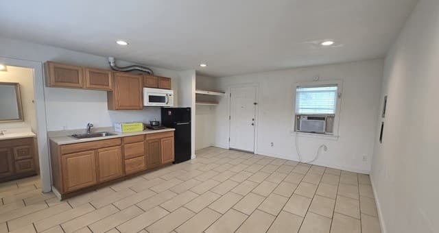 0rental at 2614 Monterey St Unit 5 in San Antonio, TX — photo 5